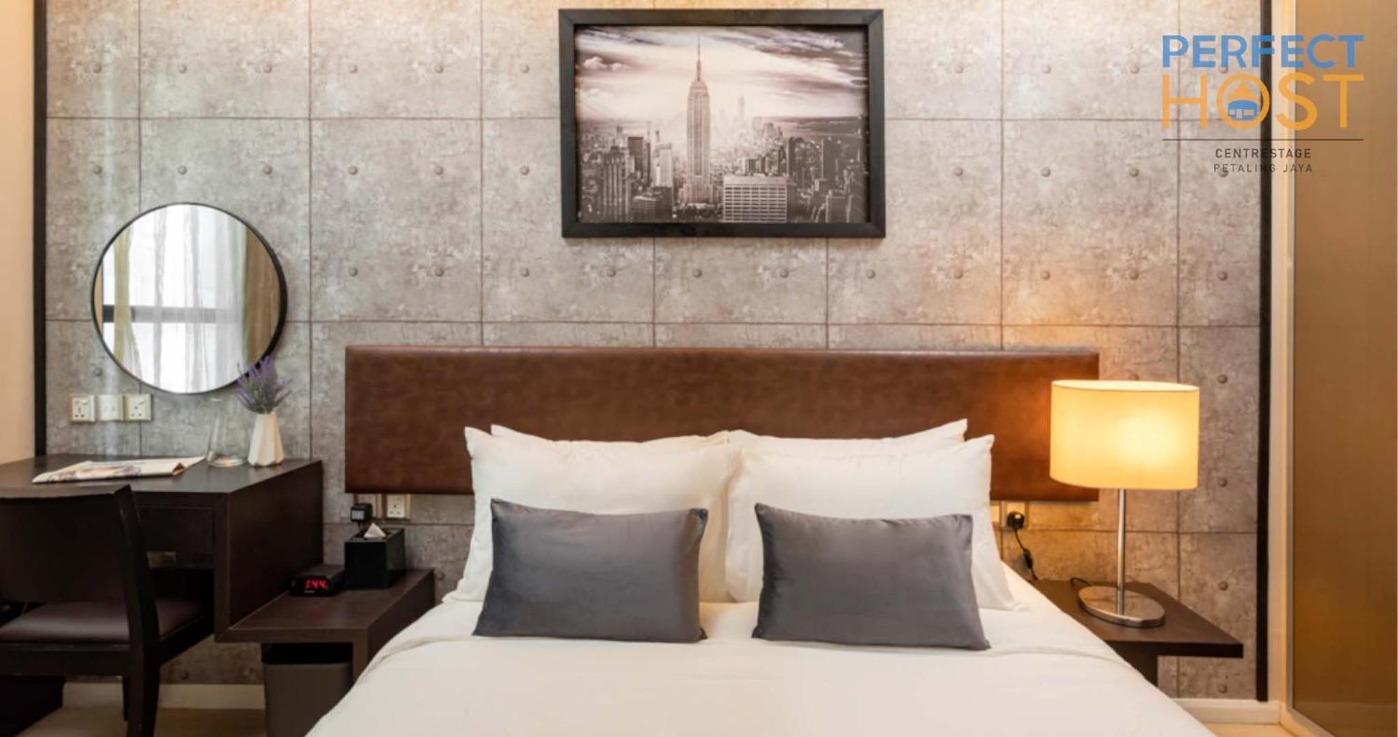 Centrestage Petaling Jaya By Perfect Host Exterior foto A bedroom at the hotel