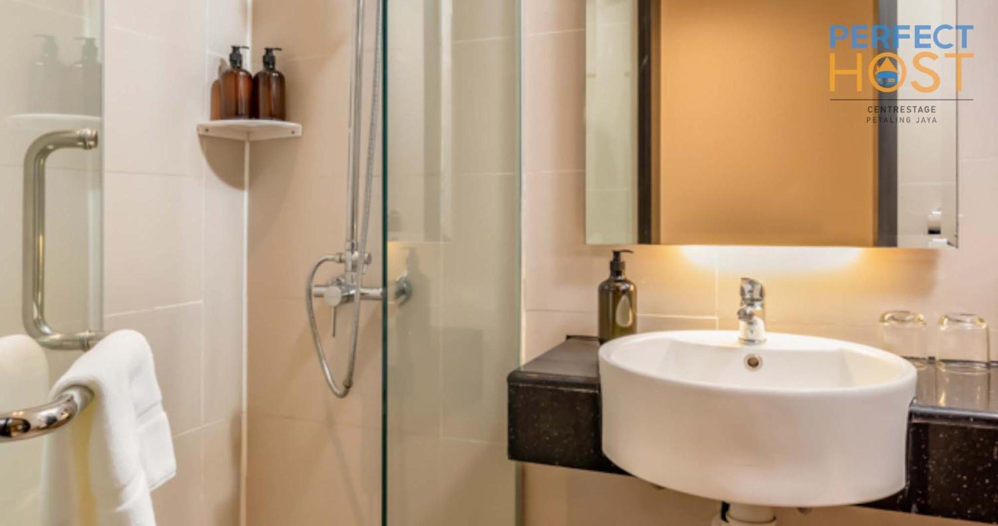Centrestage Petaling Jaya By Perfect Host Exterior foto Bathroom